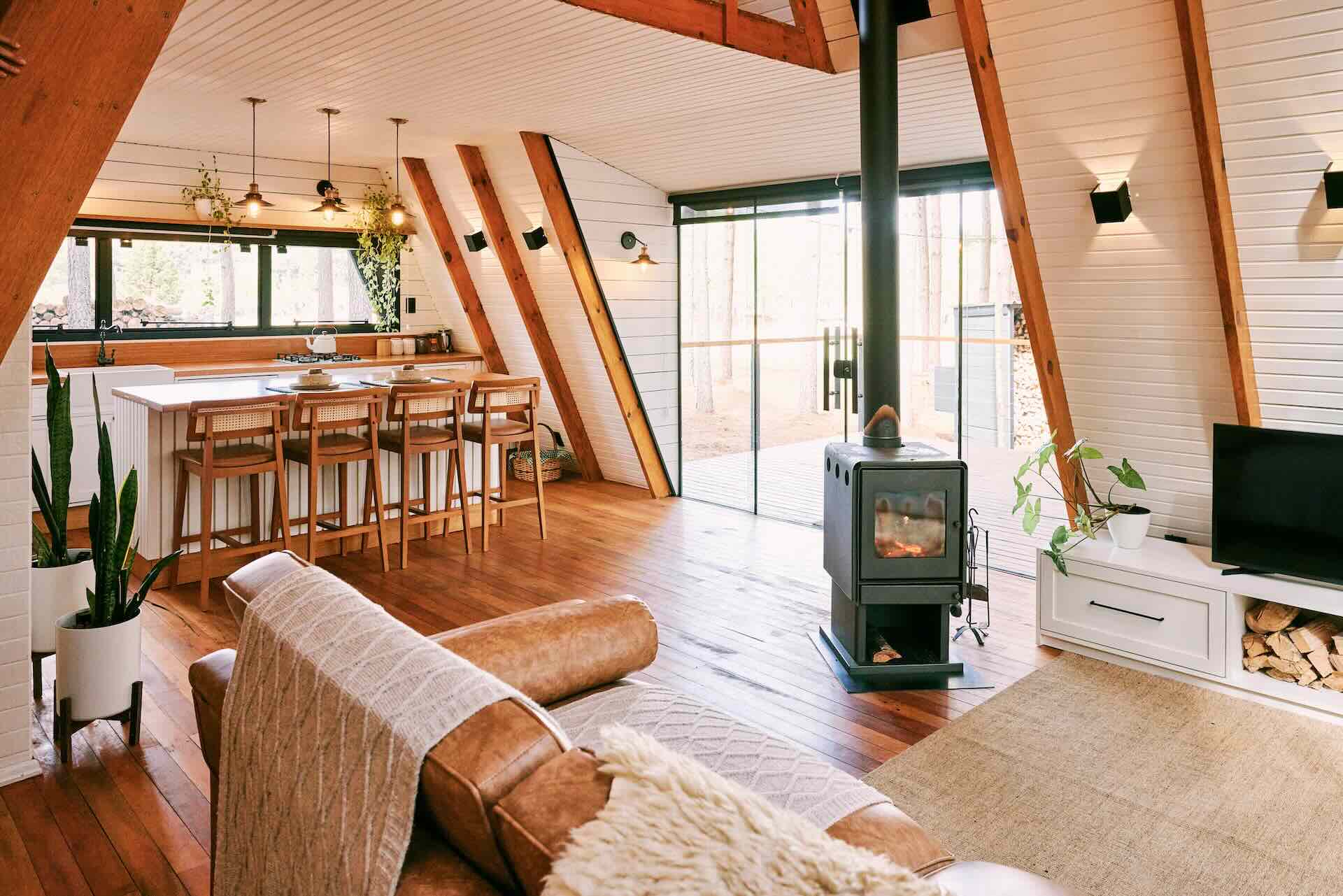 Is Farmhouse Interior Design Still in Style in 2024?